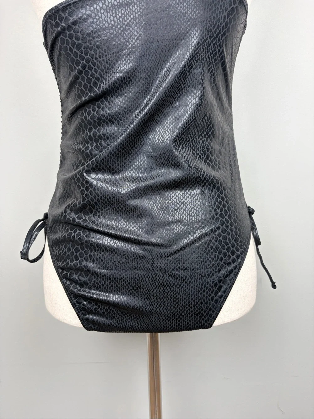 Women’s Black Snake Print One Shoulder One Piece Swimsuit Ruched Size M